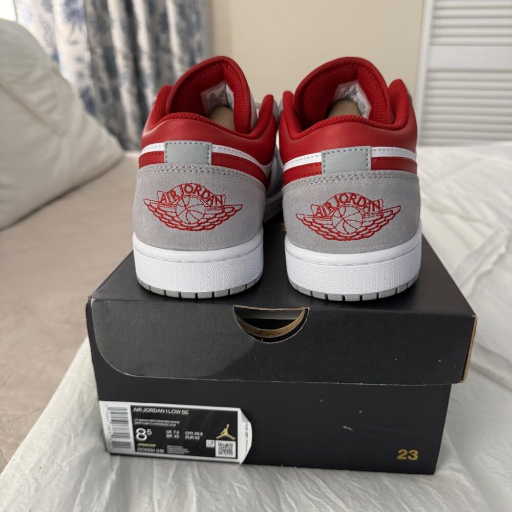 Air Jordan 1 Low SE  LT Smoke Grey/Gym Red-White Low Top Sneakers White Sneakers